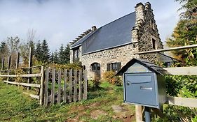 ancienne chaumière sur le plateau du Mézenc